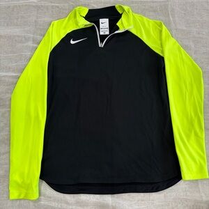 Nike Black and Neon Yellow Pullover Slim Fit